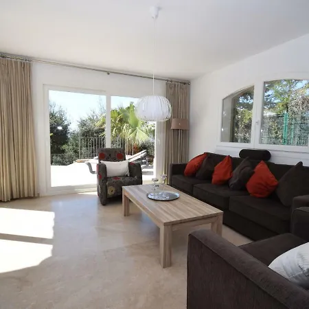 Poolside Near The Coast * 산타 크리스티나 다로