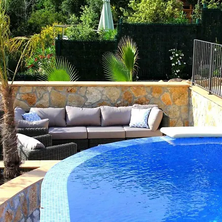 Poolside Near The Coast * 산타 크리스티나 다로