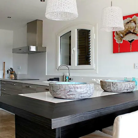 빌라 Poolside Near The Coast *