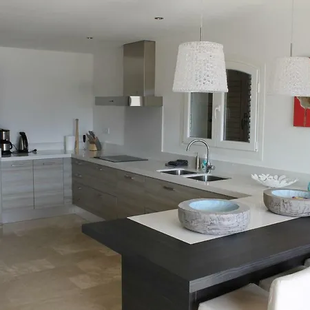 Poolside Near The Coast 산타 크리스티나 다로