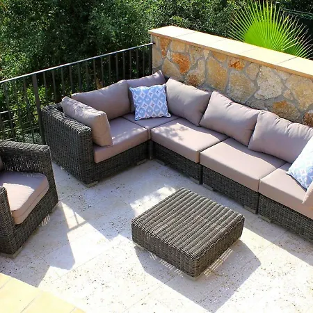 Poolside Near The Coast 산타 크리스티나 다로